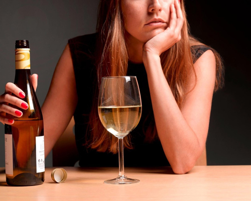Анонимное лечение женского алкоголизма в Новой Ладоге